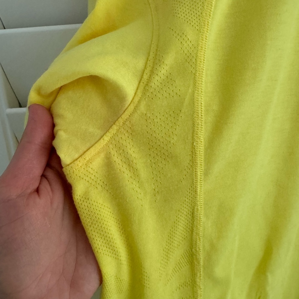 Yellow T-shirt - Picture 3 of 5
